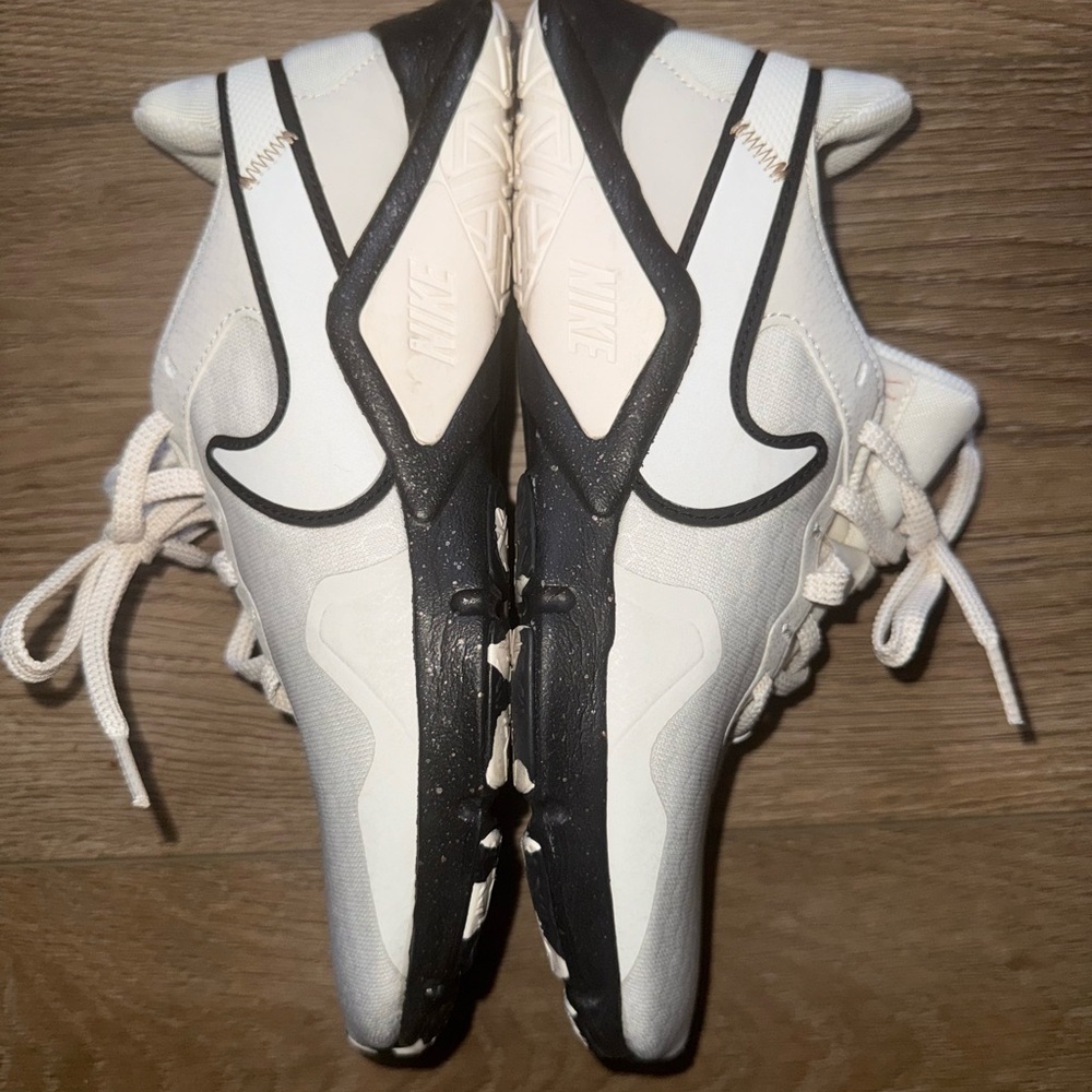 Nike Legend Essential 2 PRM White and Black Sneakers - Picture 2 of 4